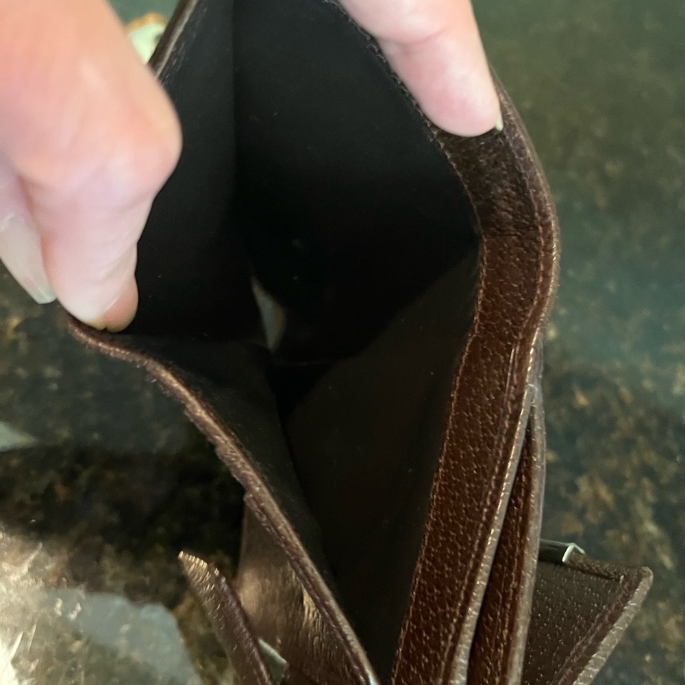 Gucci Signature Wallet - Picture 8 of 13